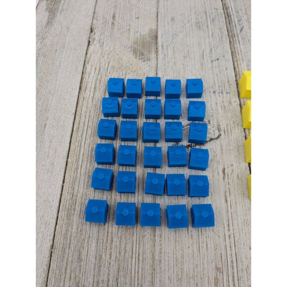 Hold'Em-opoly Poker Edition Game Replacement Hotels Houses 2 Dice - Picture 4 of 4